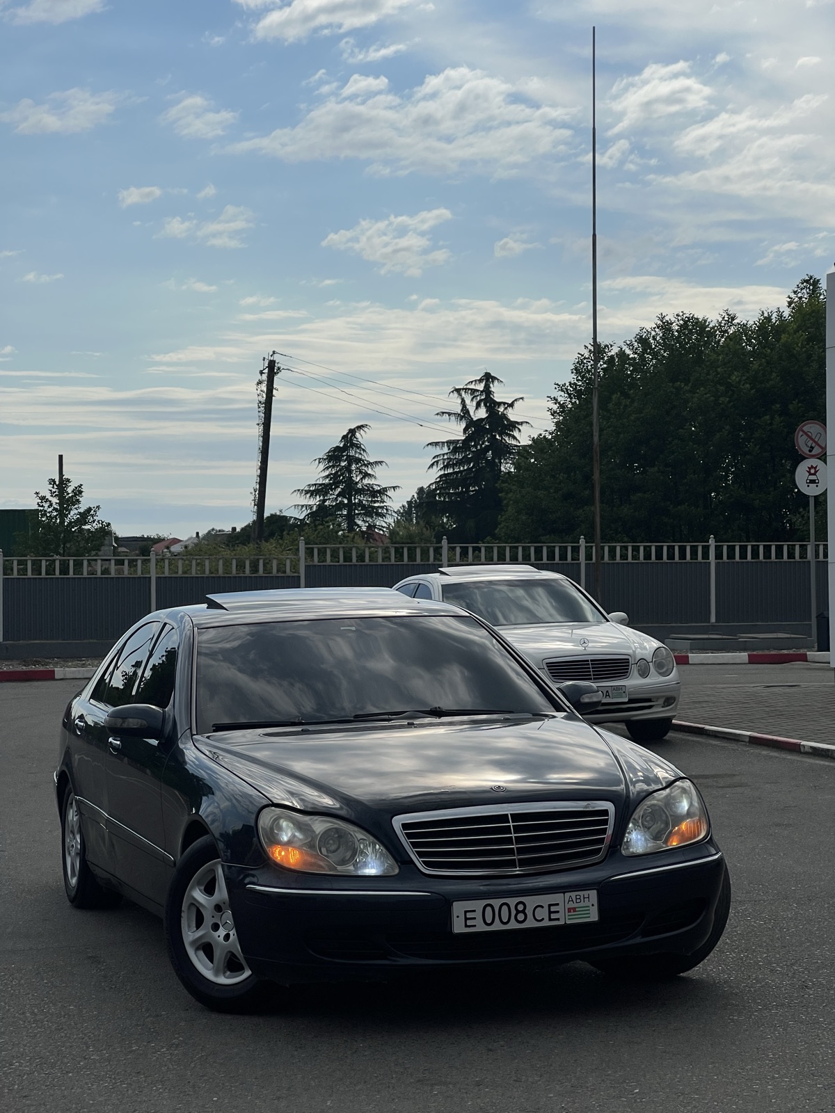 Mercedes-Bens 220